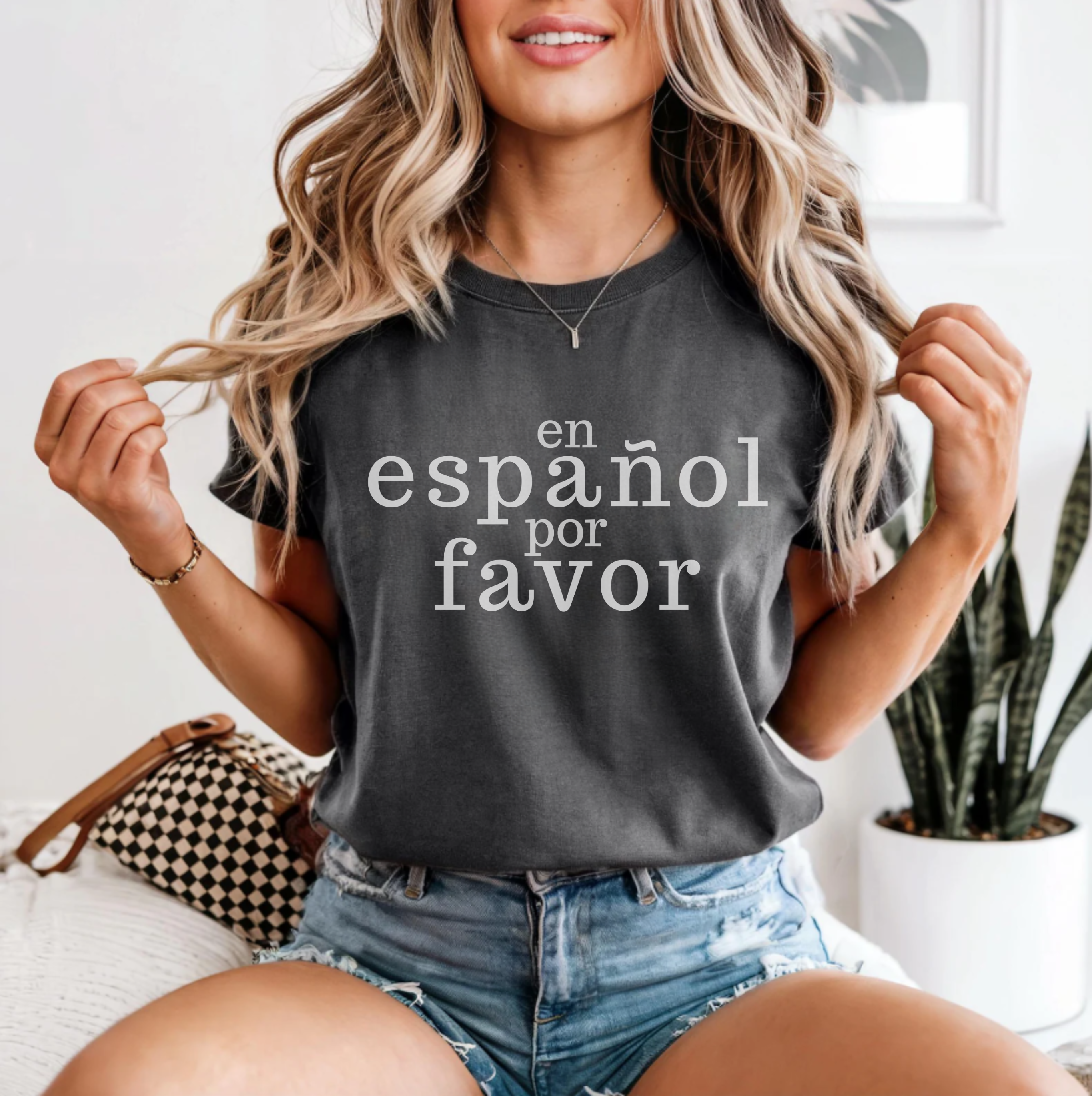 Embrace the Bilingual Vibes with the "En Español Por Favor" Premium Tee